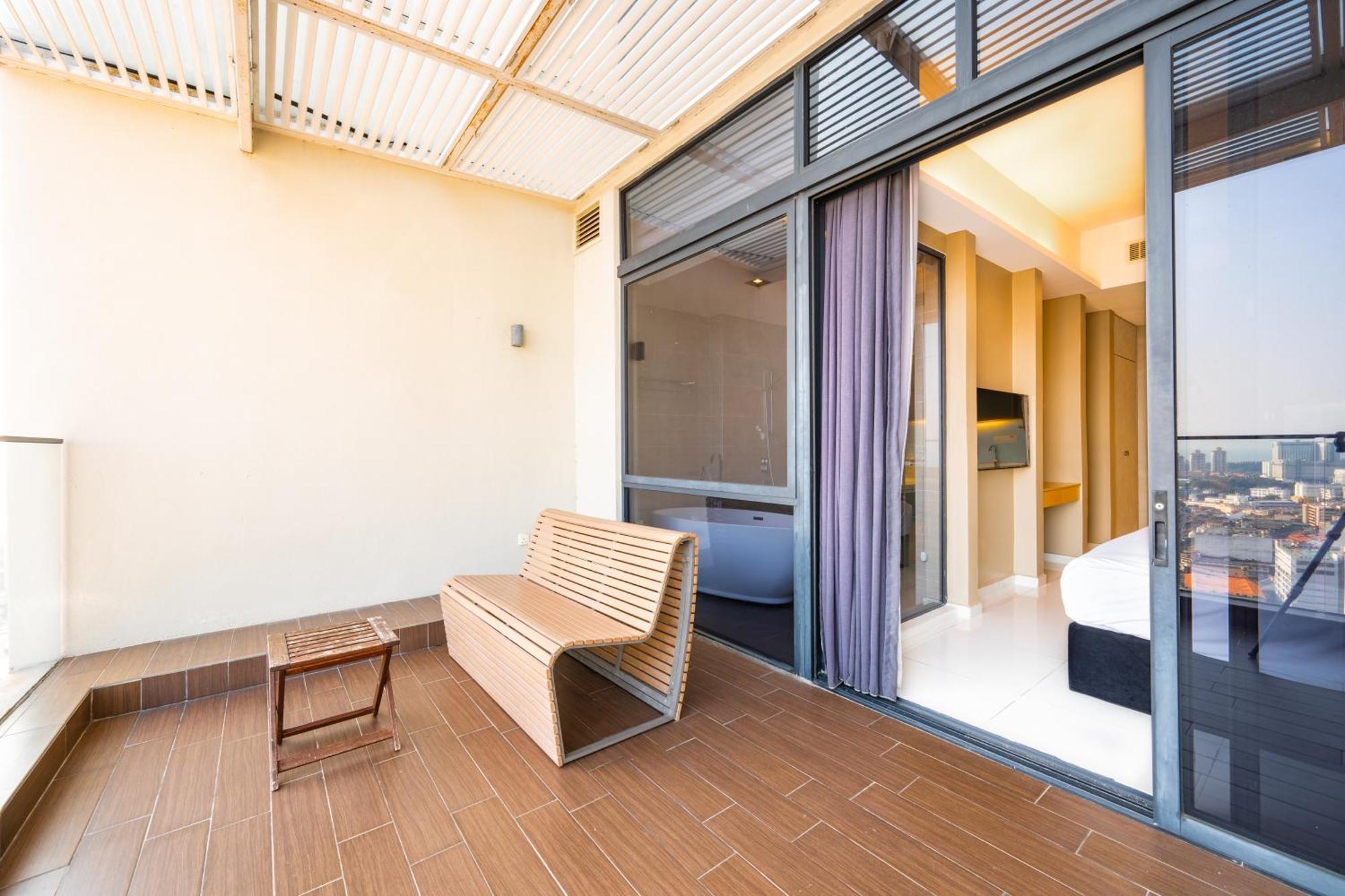 Greystone 99 Suites Malacca Exterior photo