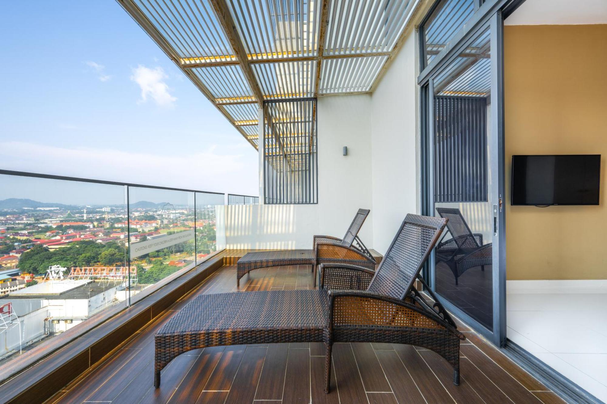 Greystone 99 Suites Malacca Exterior photo