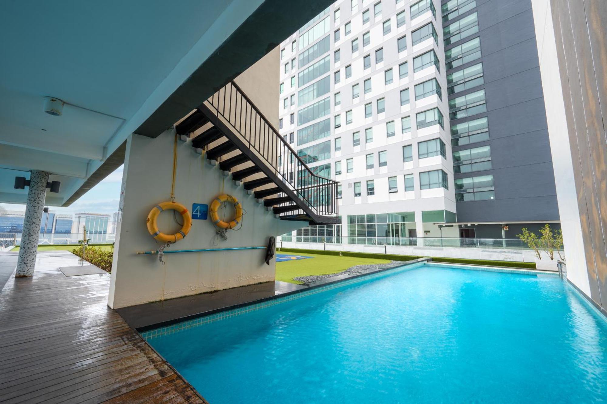 Greystone 99 Suites Malacca Exterior photo