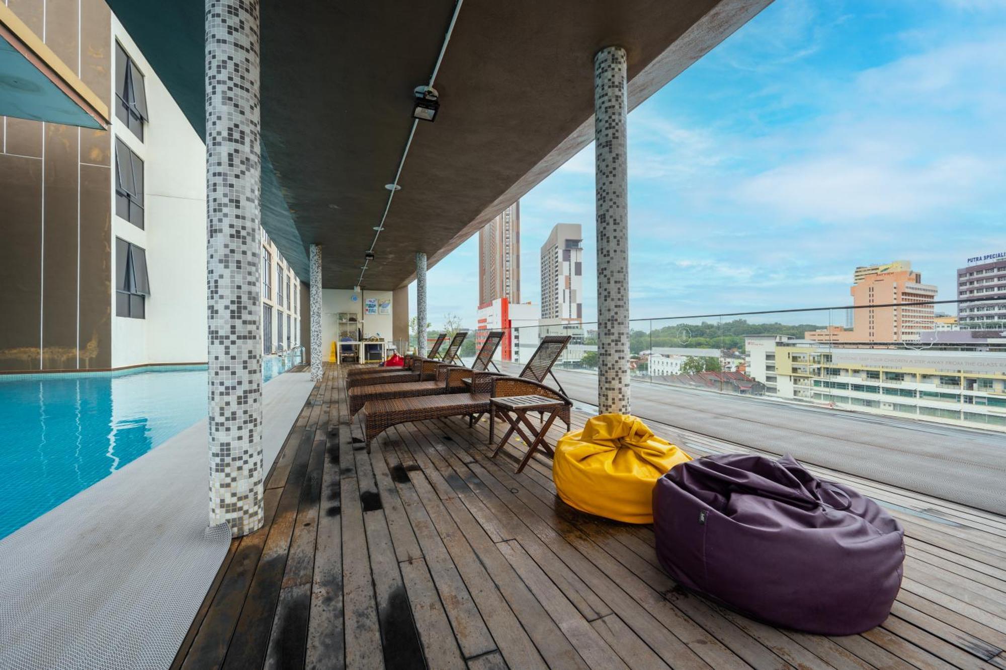Greystone 99 Suites Malacca Exterior photo