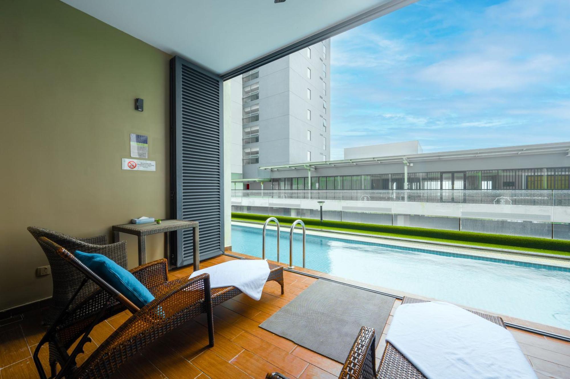 Greystone 99 Suites Malacca Exterior photo