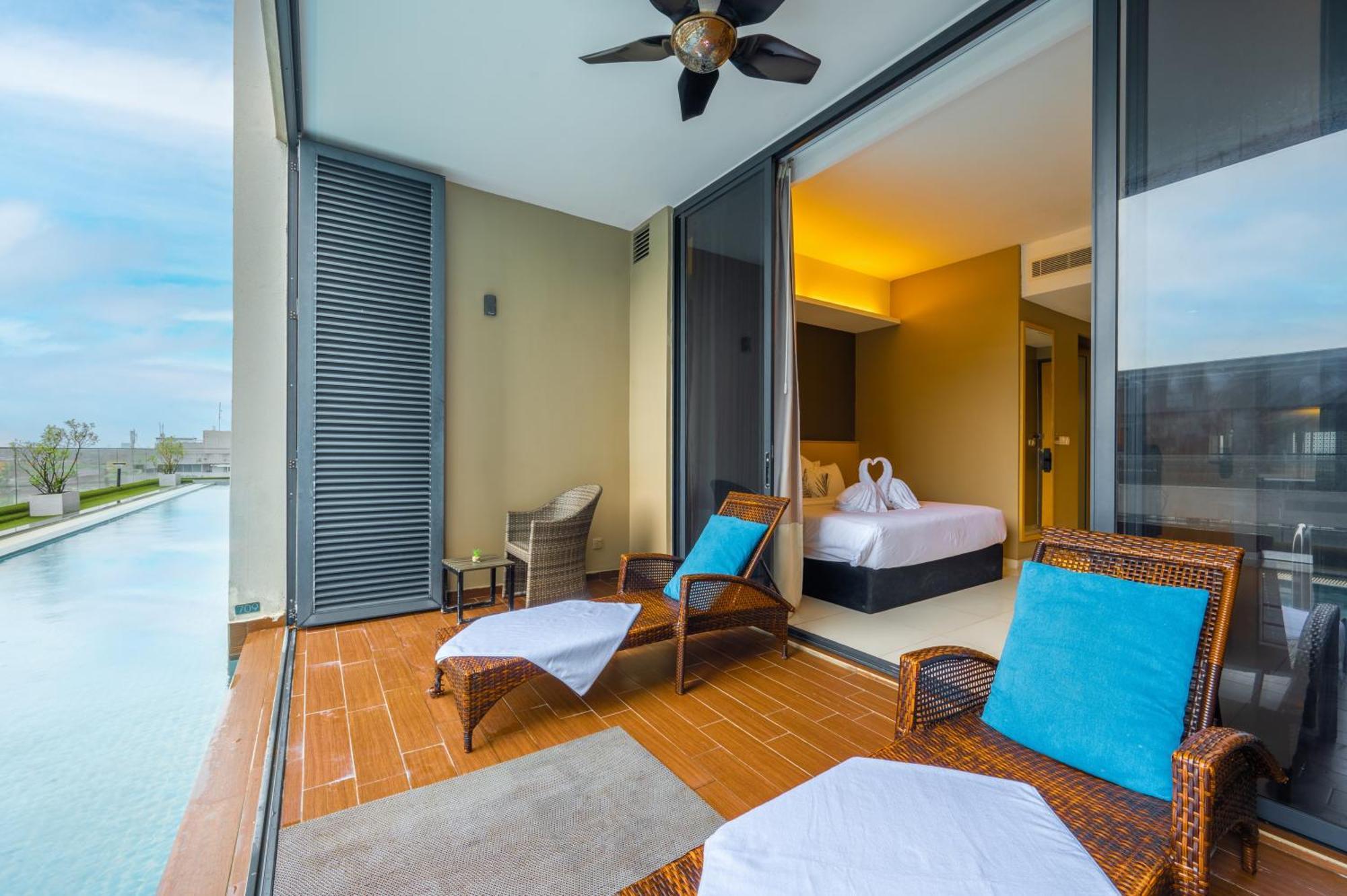 Greystone 99 Suites Malacca Exterior photo